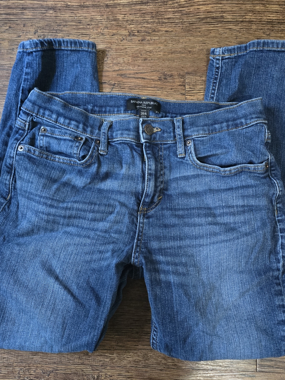 Banana Republic Girlfriend Women’s Blue Mid-Rise Jeans